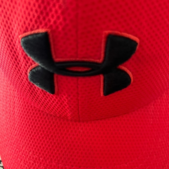 Men’s Under Armour Red Cap, size L/XL, EUC, black and red, casual, sports - Picture 2 of 5